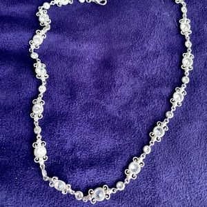 NADRI CRYSTAL NECKLACE